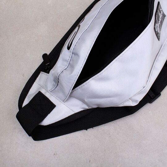 Сумка на пояс, бананка