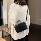 Жіноча сумочка на плече, чорна П2264