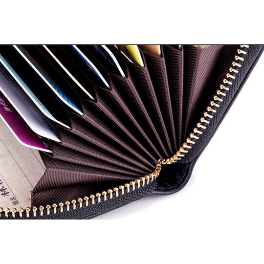 Жіноча візитниця, коричнева П2438 Жіноча візитниця, коричнева П2438