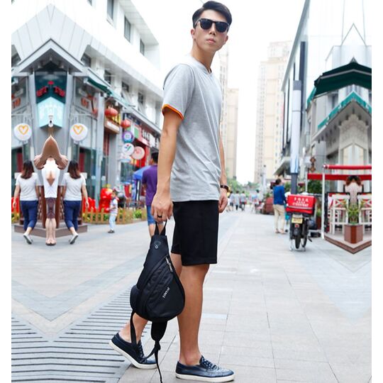 Мужская сумка слинг "TINYAT" USB, черная П2952