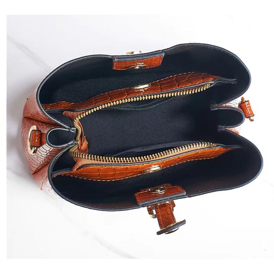 Женская сумка лакированная , красная П4617