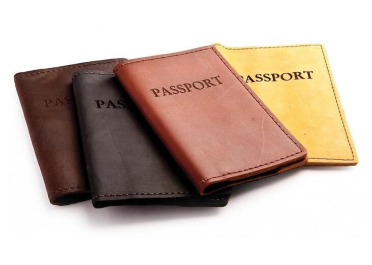 Преимущества кожаной обложки для паспорта